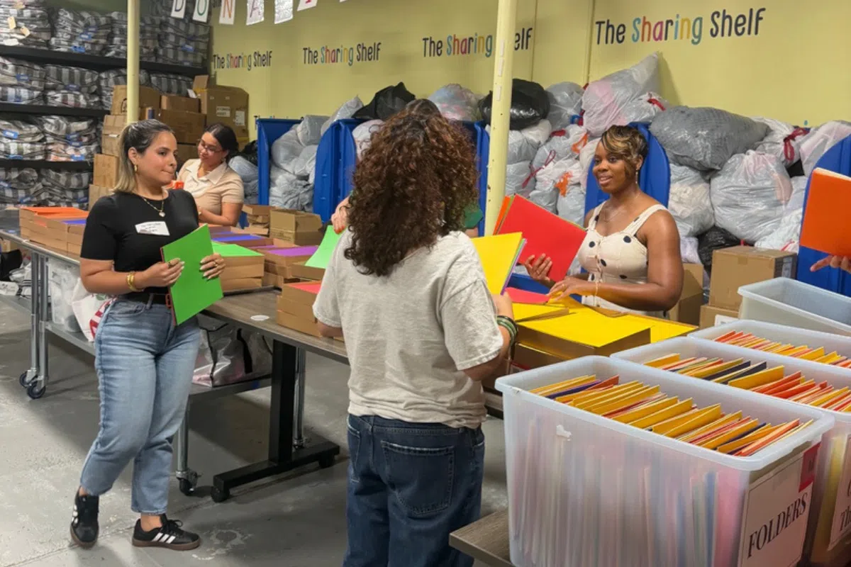 Geraldine and the Lever & Ecker team volunteering at the Sharing Shelf in Port Chester